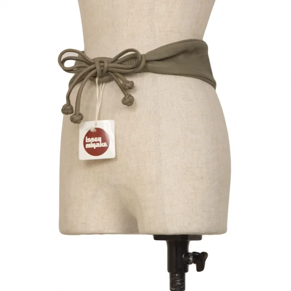 イッセイミヤケISSEY MIYAKEレザーストラップデザインベルト カーキM K-130921_001