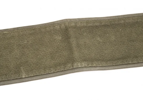 イッセイミヤケISSEY MIYAKEレザーストラップデザインベルト カーキM K-130921_009