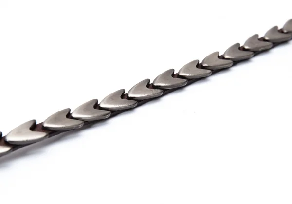 ISSEY MIYAKE Arrow Studs Leather Belt K-130925_003