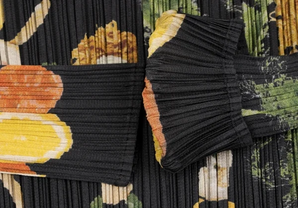 プリーツプリーズPLEATS PLEASE ベジタブルドールプリントカットソー 黒マルチ3 K-131622_006