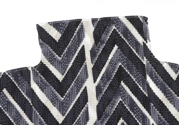 ISSEY MIYAKE me House Printed Stretch Pleats T Shirt K-131814_004