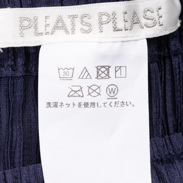 PLEATS PLEASE Tapered Pants K-131943_011