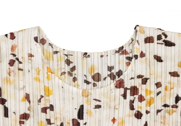 PLEATS PLEASE Tile Printed T Shirt K-133125_003