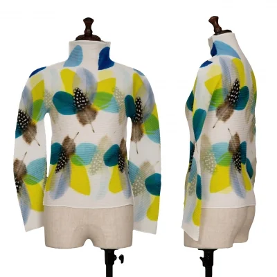 ISSEY MIYAKE me Feather Printed Box Pleats T Shirt