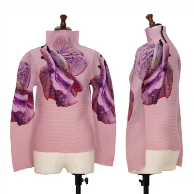 ISSEY MIYAKE me Floral Printed Stretch Pleats T Shirt