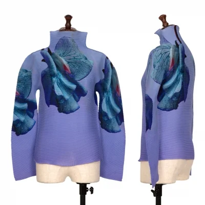 ISSEY MIYAKE me Floral Printed Stretch Pleats T Shirt