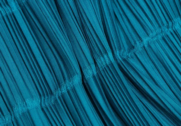 PLEATS PLEASE Pleated Striped Bolero Cardigan K-133358_011