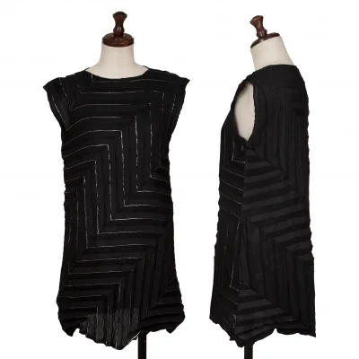 ISSEY MIYAKE me Foil Printed Pleats Sleeveless T Shirt