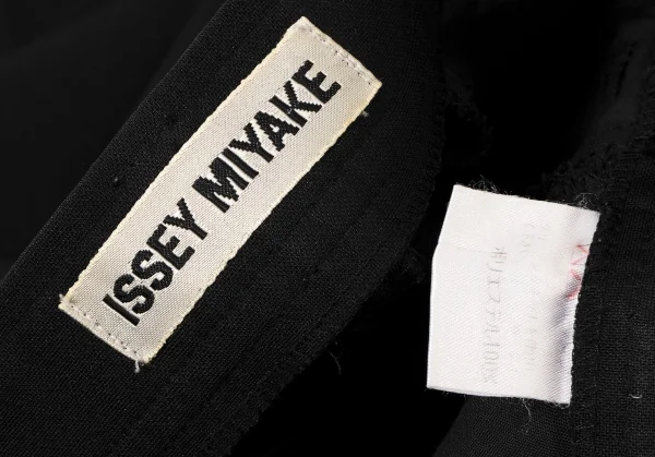ISSEY MIYAKE Poly Tapered Pants K-134187_018