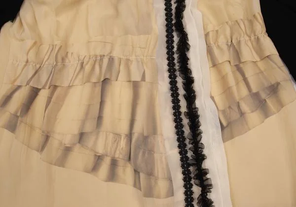 COMME des GARCONS Transfer Print Frill Design Wrap Skirt K-134616_010