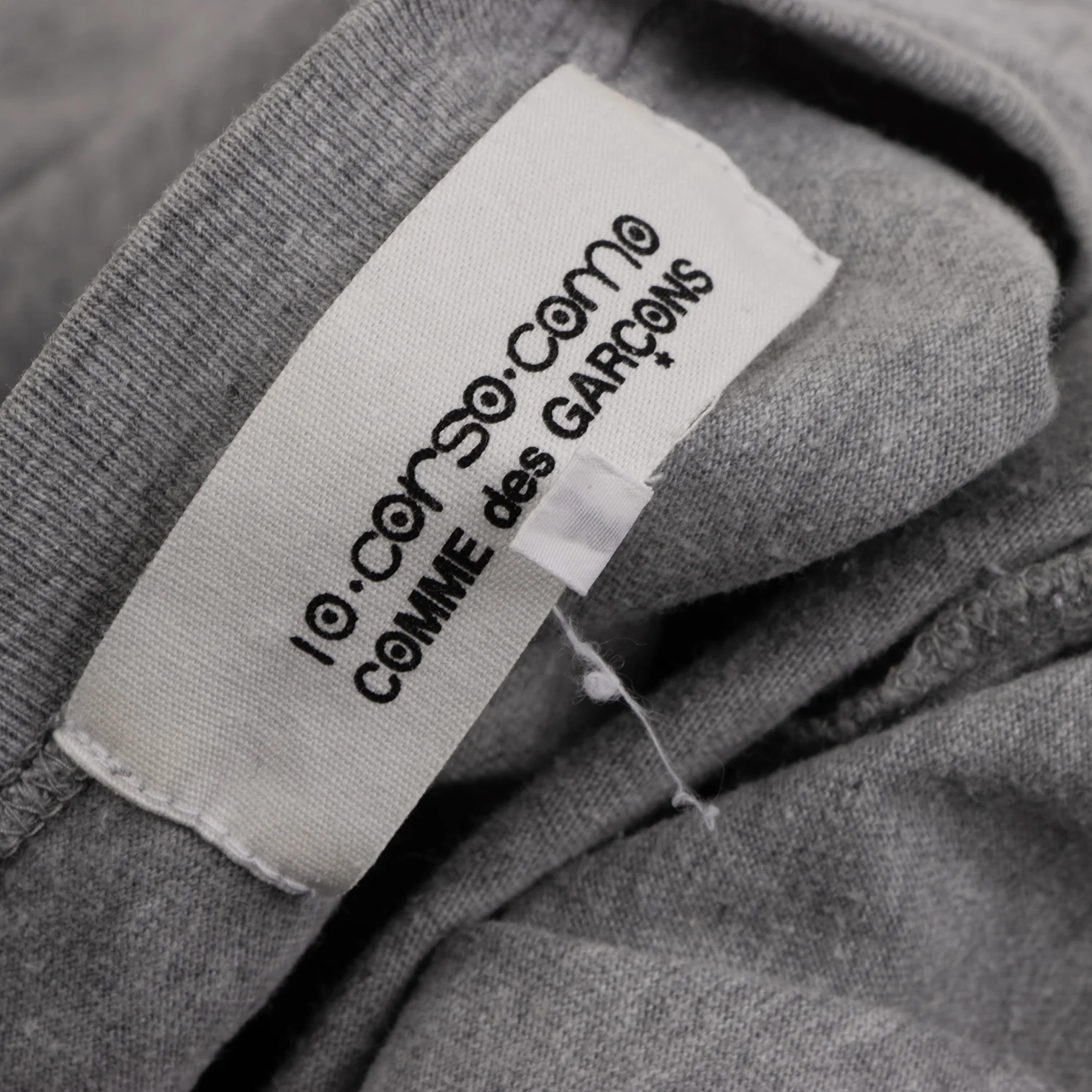 comme de garçon corso como tee 10 Corso Como COMME des GARCONS Logo Printed T Shirt Grey S