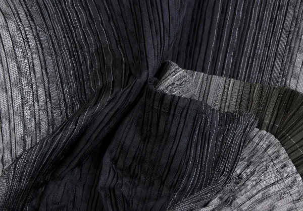 イッセイミヤケ フェットISSEY MIYAKE FETE A.POC INSIDE グラデーションプリーツリバーシブルジャケット 紺黒グレー2 K-134858_016