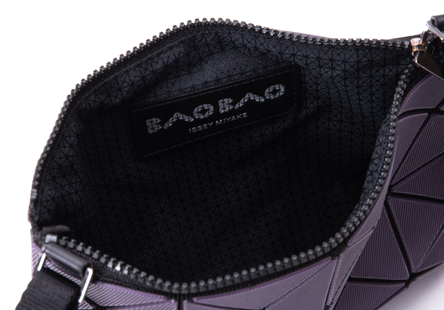 【ム二様】バオバオイッセイミヤケ ショルダー ルーセント 紫 バオバオ イッセイミヤケBAO BAO ISSEY MIYAKE LUCENT TWILL