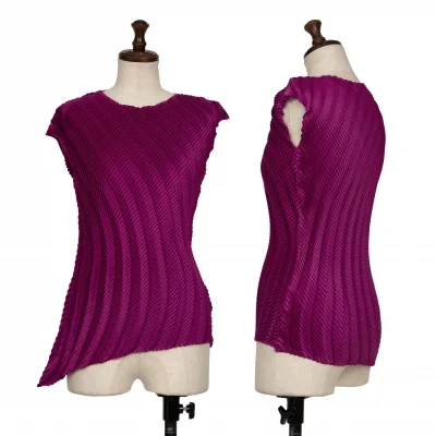 ISSEY MIYAKE Pleats Asymmetry Top
