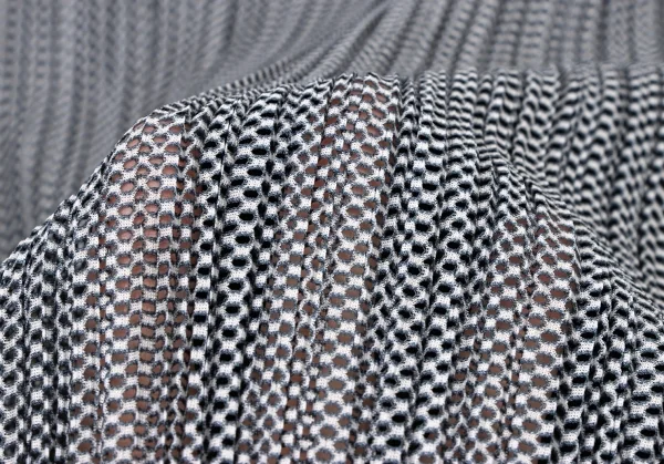 プリーツプリーズPLEATS PLEASE メッシュレイヤードハイネックノースリーブ 黒青白3 K-136740_010