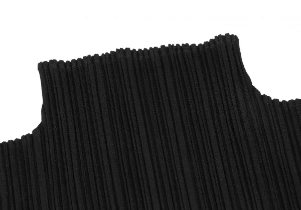 PLEATS PLEASE High-neck T-shirt K-136921_006