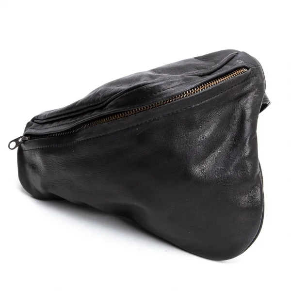 ISSEY MIYAKE Triangle Leather Crossbody Bag Black  K-137070_001