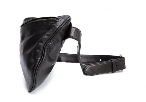 ISSEY MIYAKE Triangle Leather Crossbody Bag K-137070_003