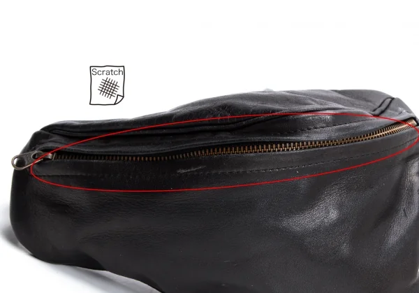 ISSEY MIYAKE Triangle Leather Crossbody Bag K-137070_006