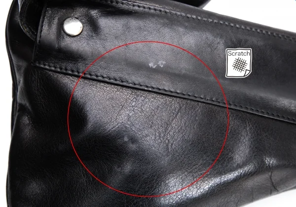 ISSEY MIYAKE Triangle Leather Crossbody Bag K-137070_007