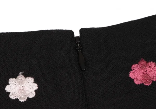 ☆タグ付き☆TOCCA トッカ ワンピース 洗える アジャスト刺繍ロゴ M 洗える・接触冷感・UVカット・消臭】SMOCKING EMBROIDERY ドレス