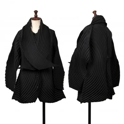 ISSEY MIYAKE Circle Pleats Deformation Jacket