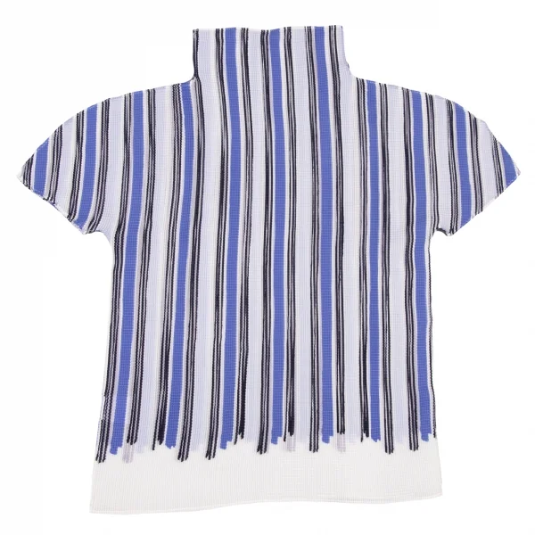 me ISSEY MIYAKE | “CURVE PLEATS” 柔らかな曲線をもつ器の