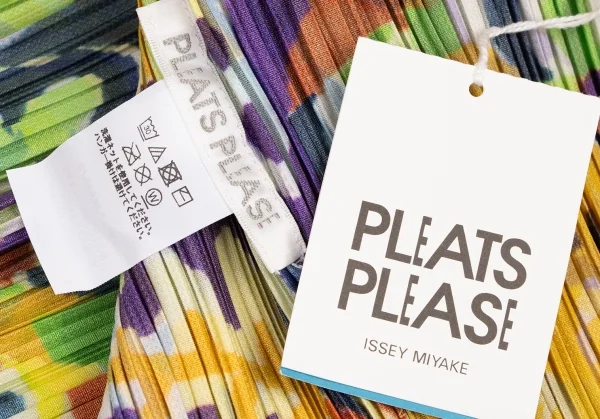 PLEATS PLEASE Hem Flare Pleated T Shirt K-139606_013