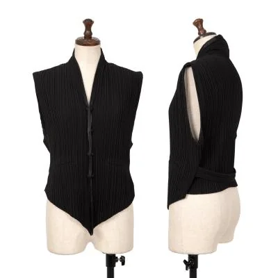 ISSEY MIYAKE Pleated Chinese Button Vest