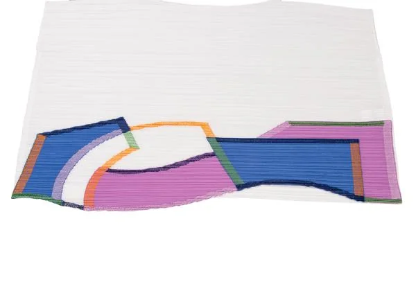 PLEATS PLEASE COAST Graphic Curve Embroidered Sleeveless Shirt K-140174_006