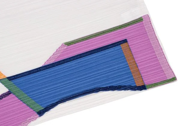 PLEATS PLEASE COAST Graphic Curve Embroidered Sleeveless Shirt K-140174_008