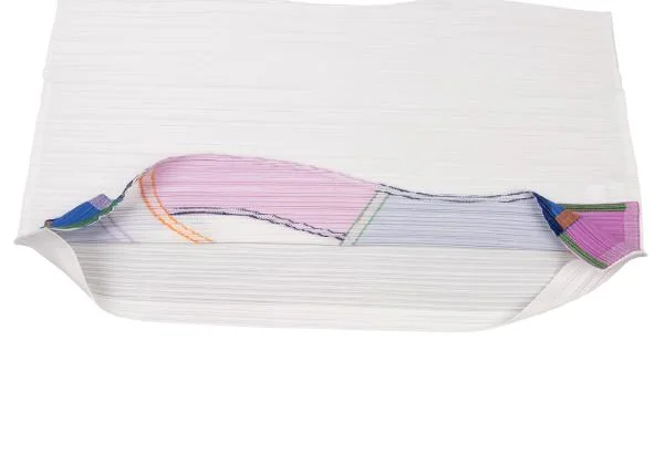 PLEATS PLEASE COAST Graphic Curve Embroidered Sleeveless Shirt K-140174_009