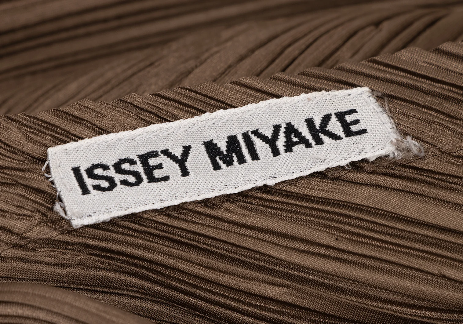 me ISSEY MIYAKE 美品/イッセイミヤケ プリーツカットソー 9号 M