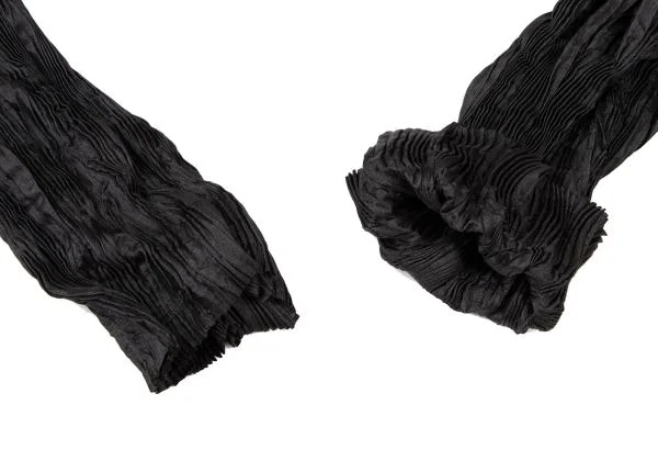 イッセイミヤケISSEY MIYAKE シワプリーツボタンレスジャケット 黒M位 K-144868_006