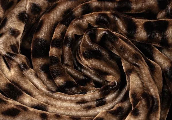 DOLCE& Metal Logo Leopard Stole K-145377_004