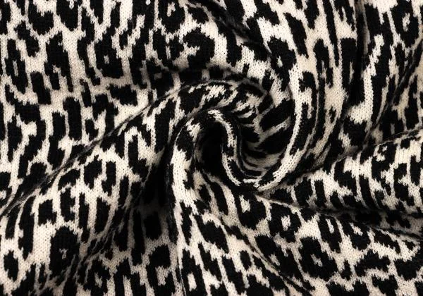 ジャンニヴェルサーチGIANNI VERSACE 総柄半袖ニットチュニック 黒白M位 K-145397_016