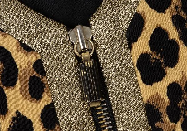 ジャンニヴェルサーチGIANNI VERSACE ラメ切替レオパードジップ