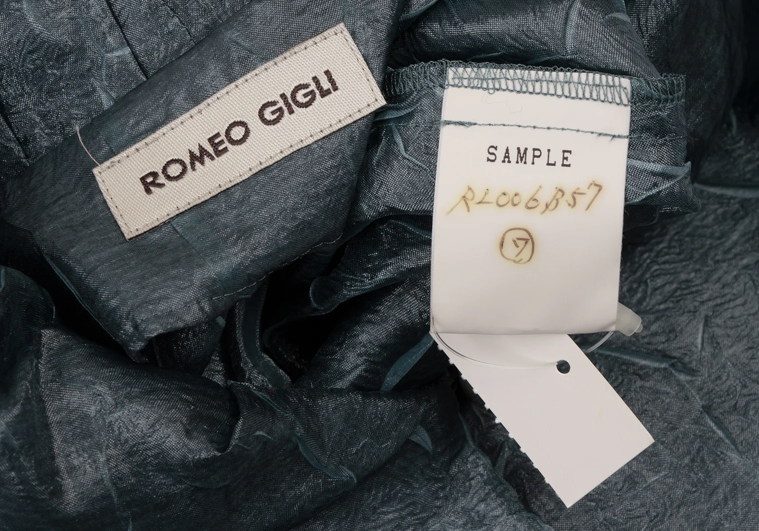 ROMEO GIGLI ロメオジリ　スリーピース ロメオジリROMEO GIGLI 幾何学ジャガードダブルボタンジャケット