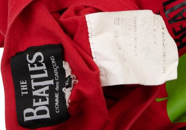 THE BEATLES COMME des GARÇONS M シャツ 赤 THE BEATLES COMME des GARÇONS M シャツ 赤 - メルカリ