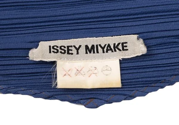 ISSEY MIYAKE Bicolor Pleated Stole K-146964_005