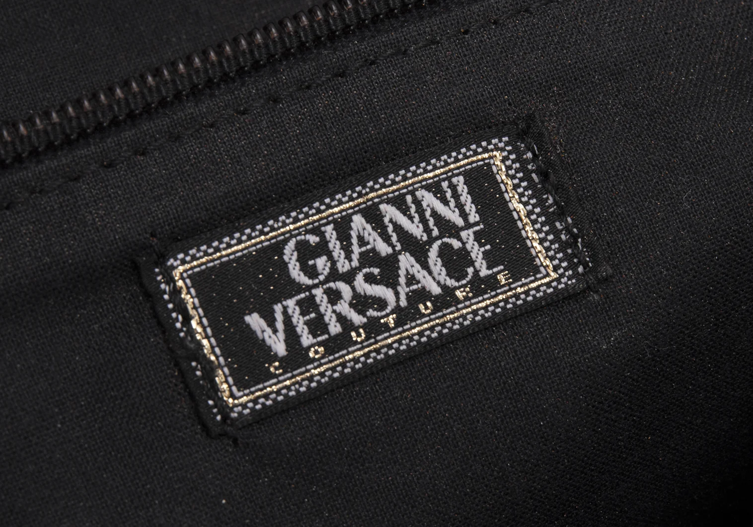 GIANNI VERSACE VINTAGE メタル装飾 デザインレザーシューズ Gianni Versace Medusa Heels – Navy Blue Mother of Pearl