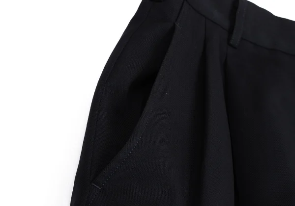 COMME des GARCONS Wool Gaba Tuck Shorts K-149299_004