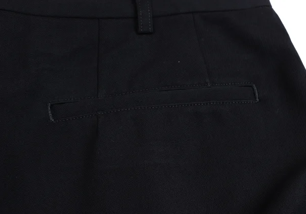 COMME des GARCONS Wool Gaba Tuck Shorts K-149299_010