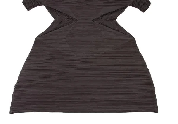 PLEATS PLEASE CHILI PEPPERS DRESS Waist Shape Pleated Dress K-150187_007