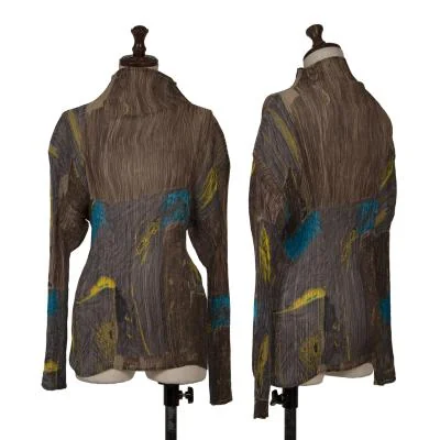 ISSEY MIYAKE Graphic Printed Pleats Turtleneck Top