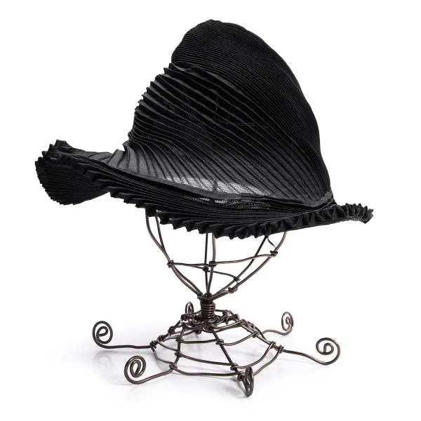 ISSEY MIYAKE Pleated See-through Hat   K-151003_001