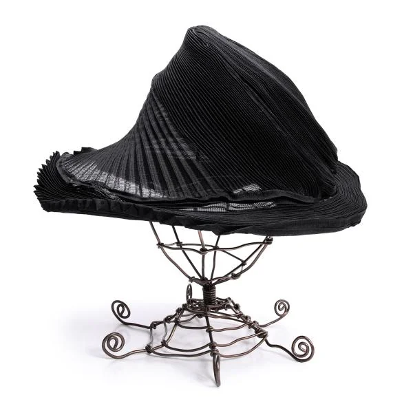 ISSEY MIYAKE Pleated See-through Hat K-151003_003