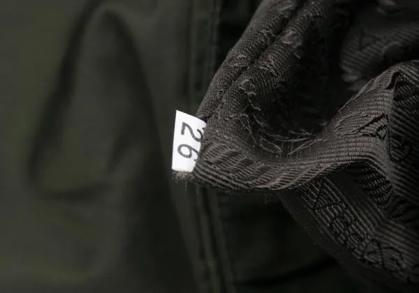 プラダPRADA ナイロンショルダーバッグ カーキ K-151048_018