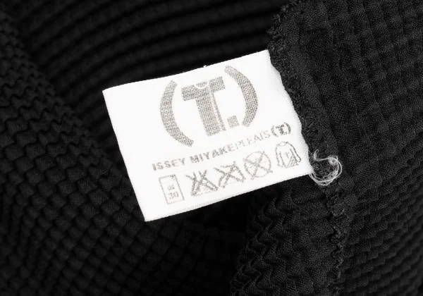 ISSEY MIYAKE PLEATS(T.) Stretch Pleats Turtle Neck T Shirt K-151104_017