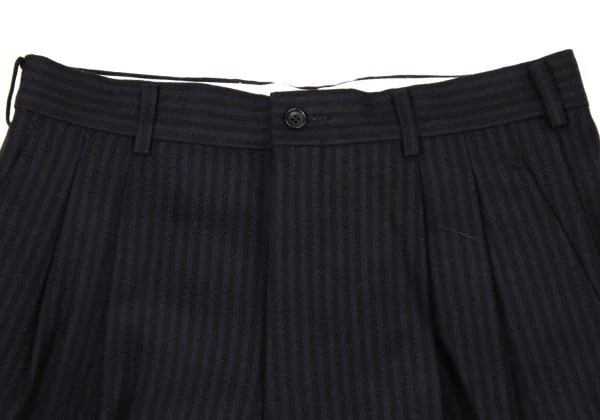 COMME des GARCONS Stripe Two Tuck Wool Shorts K-151245_002